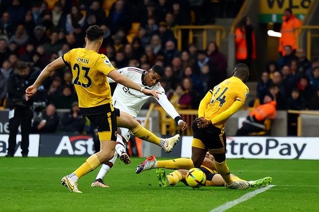 开云体育-关于集结日新奥尔良鹈鹕调整名单以备英超，单刀错失环节打磨，气氛紧张，数据趋势出现新变化的信息