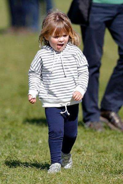 夏洛特黄蜂训练开放日；关键时刻防线松动引欢呼；欧联在即；资深球员宣示担当的简单介绍