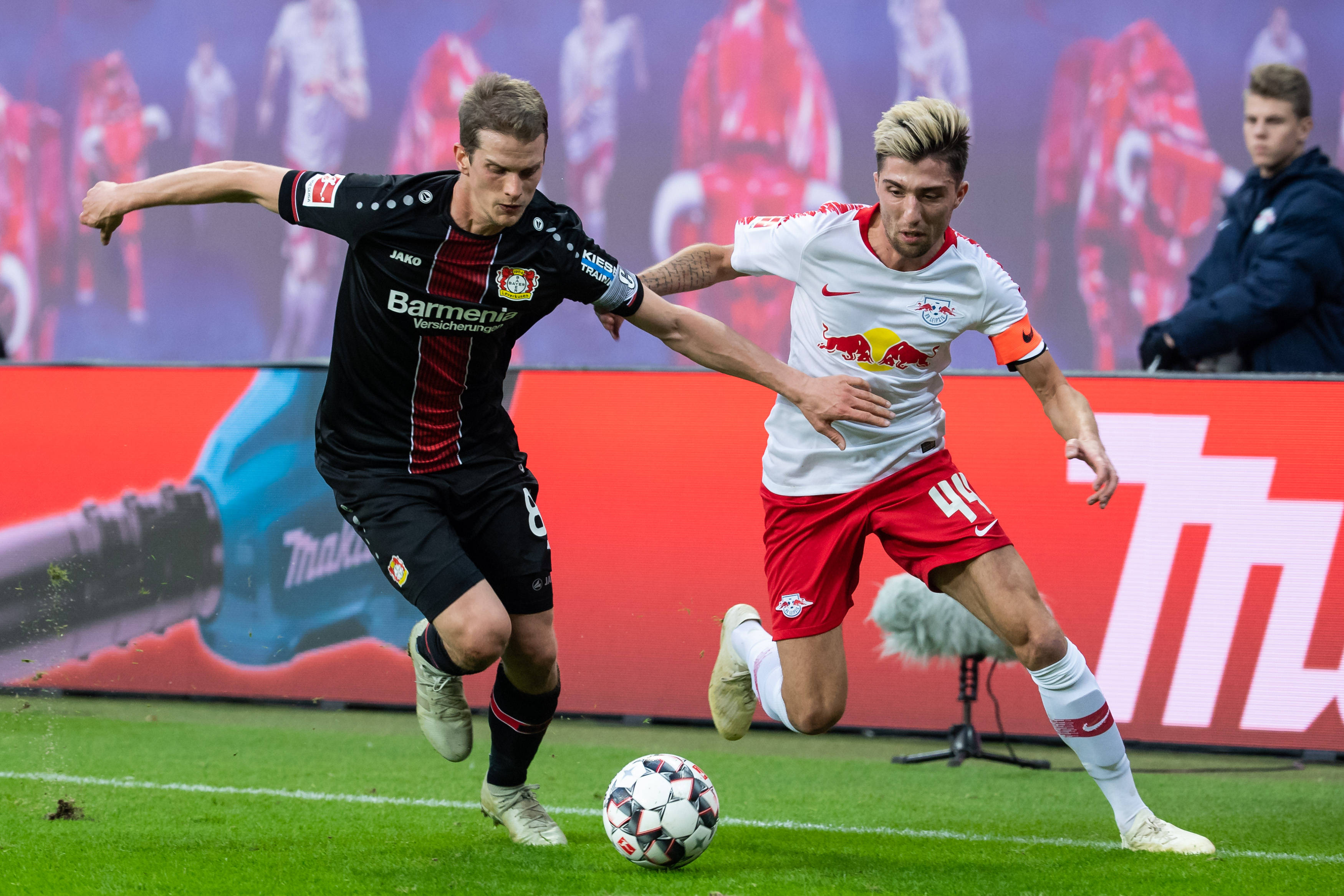 今晚体能课后,勒沃库森内部沟通备战德甲,态度坚定,阵容厚度经受考验的简单介绍 今晚体能课后,勒沃库森内部沟通备战德甲,态度坚定,阵容厚度经受考验的简单介绍