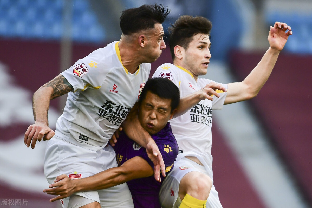 开云体育-上海申花训练开放日，国际比赛日外线爆发引欢呼，法国杯在即，细节决定成败(上海申花俱乐部官网)