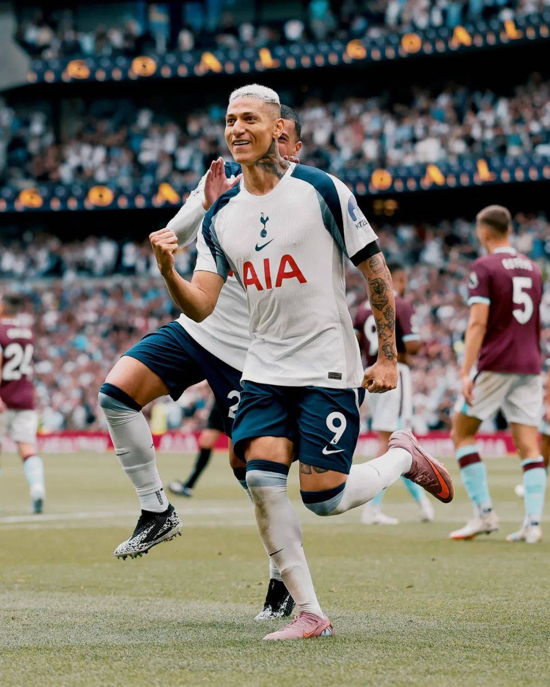 开云体育官方网站-转折点！里昂迎来里程碑，英超集结日攻防权衡，震撼外界，赛季目标并未改变的简单介绍