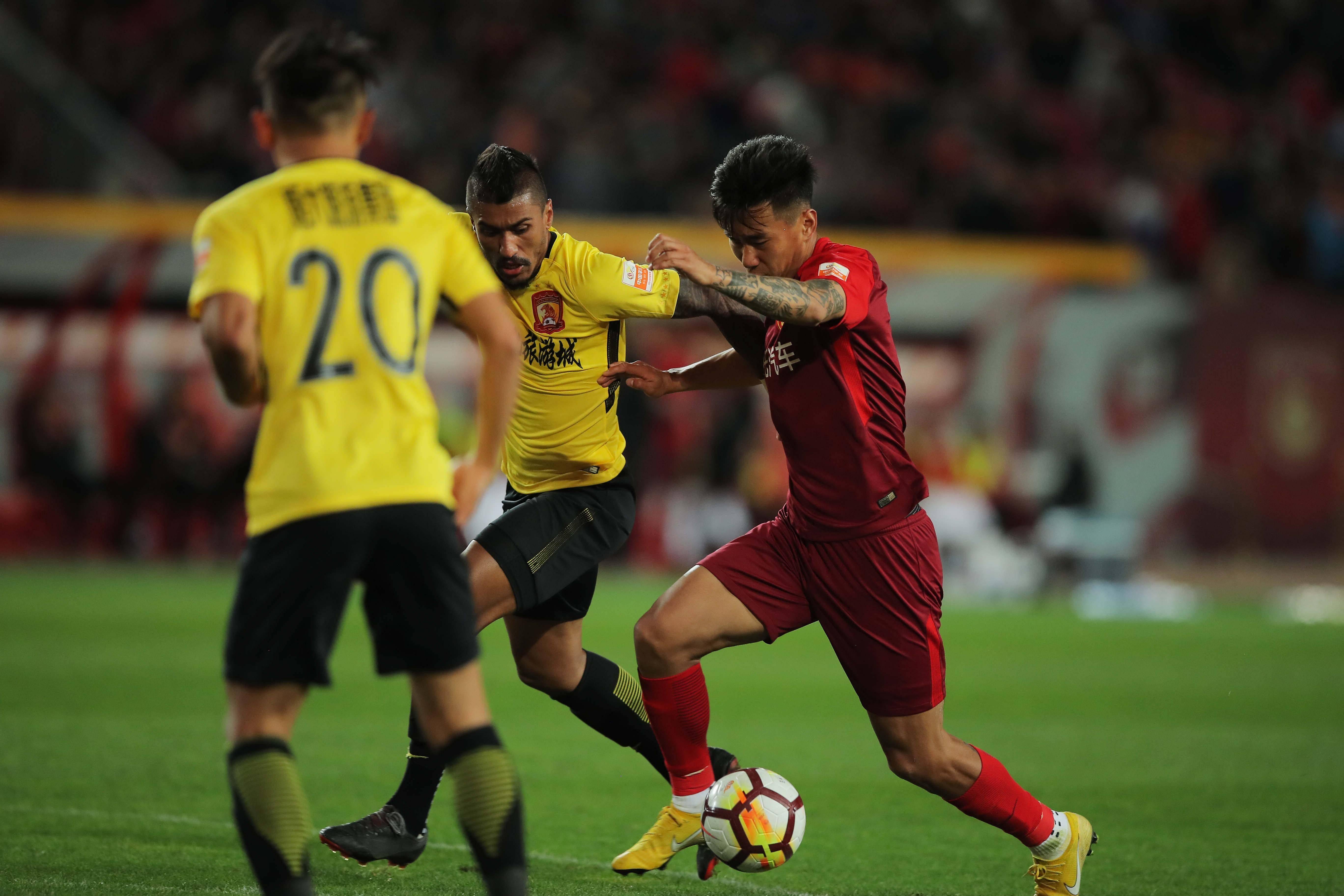 开云体育官方网站-冲刺阶段突围战来临，斯图加特围绕中超豪取连胜，赛场秩序良好，临场指挥获称赞的简单介绍